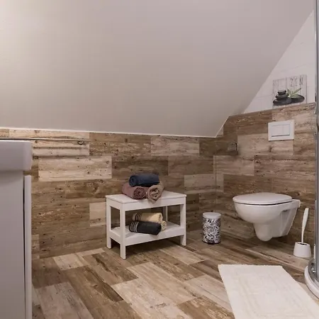 Allis Apartment *